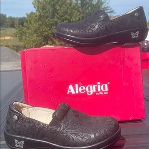 New Alegria KEL-431 Black Emboss Paisley Sz 36(6)
